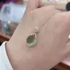 Nuevo brazalete estilo chino de gota de agua verde transparente para mujer, cadena para la clavícula y anillo de lujo ligero de nicho exquisitos de alta gama a la moda