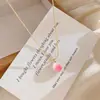 Colar de Aço Titânio Rosa Doce Estilo Floresta Pêssego para Meninas, Simples e Versátil, Pingente de Pêssego Fofo, Corrente de Clavícula Exquisita