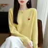 Camiseta base 100% lã pura com gola redonda para mulheres, modelagem solta, top de tricô afina a silhueta, camada interna fina de manga longa com estampa de coração