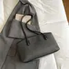 Bolsa Tote Casual de Grande Capacidade para Mulheres 2026 Nova Simples Moda Bolsa de Ombro Único Versátil para Ir ao Trabalho Estudantes Universitários Aula