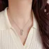 Collar de Cadena para Clavícula de Moda Exquisita Coreana y Japonesa de Lujo Ligero con Zirconia Cuadrada y Estrella, Diseño Versátil Elegante y Sencillo