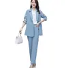Elegante y estiloso conjunto de traje para mujer para primavera y otoño, con un blazer cruzado de solapa y pantalones de corte ajustado, un conjunto de dos piezas juvenil y profesional