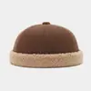 Gorra de Lana para Hombre Estilo Retro Nueva de Otoño e Invierno Acolchada con Costuras Sin Visera Gorra de Propietario Tendencia para Mujer Color Puro Gorra de Piel de Melón