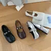 Sapatos Mary Janes BS-Bashagirl com Bico Separado e Rebites 2026 Novos Sapatos Franceses de Corte Baixo Pé de Porco Ferradura