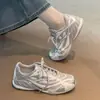 Zapatillas de Entrenamiento Alemanas Transpirables de Malla con Suela Gruesa para Mujer 2026 Nuevo Estilo Retro de Verano Casual Deportivas Zapatos de Papá Tenis Blancos