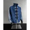 Jaqueta patchwork azul e branca de três listras com gola alta para homens, moda popular de outono, novo top abotoado estilo chinês com toque de alta qualidade