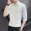 Camisa de Moda Otoñal para Hombre, Versátil, de Rayas Verticales, Manga Tres Cuartos, Juvenil, de Negocios, Corte Entallado, Cómoda