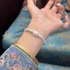 Pulsera de Campanilla de Mariposa Rosa Esmaltada para Mujer, Nuevo Estilo Chino, Linda Elegante, Nicho Retro, Versátil y de Alta Gama