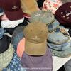Gorra de béisbol americana con letras pequeñas bordadas, de algodón lavado, suave y versátil, para hombre y mujer.
