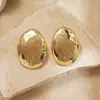 Brincos Redondos de Metal Estilo Europeu e Americano Cruzado Borboleta Folha Luxo Acessível Brincos de Ponta Brincos com Design de Moda para Mulheres