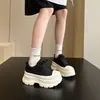 Novedades súper calientes~ Zapatillas de plataforma adelgazantes de estilo europeo de calidad zapatos blancos zapatos de mujer para aumentar la altura zapatos casuales blancos y negros