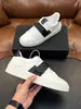 Bestseller de e-commerce transfronteiriço: Sapatos masculinos de couro genuíno, tênis estilosos com velcro em blocos de cores preto e branco, sapatos masculinos modernos resistentes ao desgaste e antiderrapantes