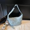 Bolsa Nicho Leve para Mulheres 2025 Nova Bolsa de Ombro Versátil Pregueada de Corno Estilo Casual Preguiçoso Transversal Bolsa Dumpling