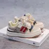Zapatillas para niños 2026 nuevos modelos de primavera y otoño, zapatillas de correr ligeras y versátiles para niños, zapatillas deportivas de suela blanda para niñas