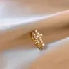 Anillo Abierto de Doble Capa Dorada con Perlas y Diamantes Completos para Mujer, Lujo Ligero, Sensación de Alta Gama, Anillo para Dedo Índice, Estilo de Nicho, Joyería Versátil para la Mano
