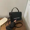Moda Otoño 2026 Nuevo Lujo Ligero Moderno Simple Versátil Bolso de Hombro Cruzado de Alta Calidad Bolso Cuadrado Pequeño