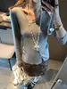 Moqi Otoño Nuevo Estilo Coreano Moda Diseño Elegante Cuello Asimétrico Cuello en V Tejido de Canalé Cárdigan Básico MQ1833