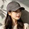 Gorra de béisbol suave con letra simple "hello" para mujer, estilo coreano primavera/verano, gorra versátil casual de ala ancha que hace que la cara se vea más pequeña, gorra de pico para hombre