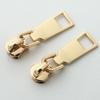 Modelo Espesso Número do Fabricante 5 5 # Puxador de Zíper de Resina e Nylon com Dentes de Cobre, Ferragens Galvanizadas Ecológicas.