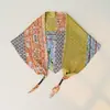 Bufanda Triángulo Trenzada de Nuevo Estilo Primavera y Otoño con Textura de Satín, Bufanda de Seda Estilo Pintura al Óleo con Estampado de Cachemira para Mujer, Bufanda de Cuello de Seda Imitación