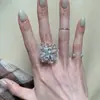 Anillo de Fireworks con Perlas Fresco y Elegante para Mujer, Anillo Versátil, Diseño de Nicho de Lujo Ligero, Anillo Apilable para Dedo Índice, Anillo de Flor