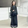 Conjunto de Tres Piezas para Niña Otoño 2026 Nuevo Elegante Niña Grande Casual Cuadros Tirantes Capa Base Pantalones de Pierna Ancha Estilo Otoño