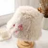 2025 Invierno Lindo Dibujo Animado Versátil Piel Sintética de Conejo Cálido Sombrero Cubo para Mujeres Estilo Coreano Felpa Nicho Protección de Orejas Sombrero de Pescador
