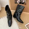 Botas de Cano Curto Plataforma Retrô Francesas Femininas 2026 Outono/Inverno Nova Moda Botas para Calça Moda Botas Cor Nude Botas Martin