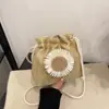 Bolso Casual de Moda Tejido de Paja de Comercio Exterior para Mujer, Color Blanco y Caqui, Estilo Cubo Unisex, Bolso de Hombro para Combinar Diariamente
