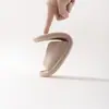 Qidashun Nuevas Pantuflas Plegables de Viaje Portátiles para Interiores para Hombres y Mujeres Fabricante Mayorista de Pantuflas de Hotel para Viaje