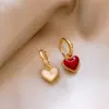 Hebilla de Oreja Roja Amor Natural de Concha Doble Cara Pendientes Elegantes Femeninos Diseño de Nicho Vintage Pendientes de Alta Gama