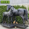 Escultura Grande de Caballo de Cobre Paisaje Personalizado Caballo de Cobre Fundido Escultura de Caballo Madre e Hijo Caballo Saltando Caballo Galopando Escultura de Caballo Fabricante de Caballos de Cobre