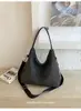 Bolso de mujer de estilo relajado y gran capacidad, nueva colección 2026, con un diseño lindo y ligero, un bolso de hombro, un bolso de tela y un bolso tote con estampado de leopardo para otoño e invierno