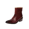 Botas Chelsea com textura de couro de flor integral por dentro e por fora, perfeitas para a temporada outono/inverno de 2026, apresentando um salto grosso, altura média, bico quadrado e feitas de couro genuíno, projetadas para o vestuário de trabalho feminino