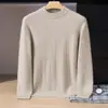 Nueva camiseta base de punto de cachemira para otoño e invierno, elegante para negocios y para ir al trabajo, color liso, cálida, de manga larga, cuello semi-alto, para hombre