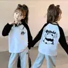 Camiseta de algodón 100% para niñas, con bloques de color, cuello redondo, manga larga, nueva moda de primavera y otoño, top elegante estampado para niñas mayores