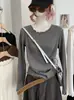 KEKEZOON Camiseta Feminina de Manga Longa com Gola Redonda e Borda de Orelha de Madeira Escovada - Roupa de Inverno para Usar por Baixo, Modelagem Slim Fit, Top Base Valorizador 9391
