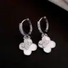 Pendientes de Flor de Circonita Sencillos Estilo Coreano, Lujo Ligero, Sensación de Alta Gama, Accesorios para Orejas de Moda y Exquisitos con un Diseño Único