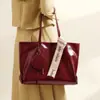 Boda Novia Bolsa Roja Mujer 2025 Nueva Commuter Gran Capacidad Bolso Tote de Hombro Bolso Grande de Axila