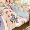 Juego de ropa de cama de cuatro piezas de coral de leche de grado A, funda de edredón de invierno con forro polar, juego de cuatro piezas de franela engrosada tamaño individual/king