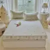 Falda de cama con estampado de encaje 100% algodón Falda de cama de algodón de Xinjiang Cubierta Protector de colchón denso fino y denso Agradable para la piel Cómodo