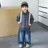 Conjunto de Tres Piezas para Niños de Primavera y Otoño: Chaleco de punto, Camisa, Conjunto casual de moda estilo coreano para niños, Ropa de otoño para bebé