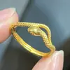 Libro Rojo Explosivo Anillo de Serpiente Simple Antiguo para Mujer 2024 Nueva Moda Lujo Ligero Anillo de Serpiente Dorado