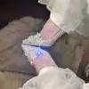 Novos Sapatos de Casamento Xiuhe Estilo 2026 para Mulheres, Sapatos de Salto Alto para Noivas, Bico Fino, Cor Prata, Adequados para o Vestido de Casamento Principal, Confortáveis para os Pés, Sapatos Sociais para Banquete