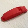 Apito de emergência de sobrevivência ao ar livre de frequência dupla com clipe anti-perda e som agudo curvo, equipamento de sobrevivência ao ar livre