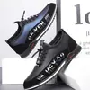 Zapatos casuales para hombre 2026 modelo nuevo, cómodos, ligeros, versátiles, zapatos de cuero para hombre, suela suave, zapatillas slip-on transpirables, transfronterizo