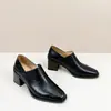 Zapatos de tacón alto retro marrones para mujer, estilo nuevo versátil primavera 2026, tacón grueso, punta cuadrada, corte bajo, zapatos profesionales de cuero suave