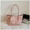 Bolso simple de gran capacidad para debajo del brazo para mujer, nuevo bolso de hombro de moda para commuting 2026, bolso cruzado grande versátil para uso diario