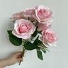 Simulação do novo conjunto de rosa de 9 cabeças para noivos, flor de fileira de flores para casamento, ornamento de flor para mesa de convidados, flores em garrafa de comércio exterior