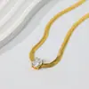Moda Europea y Americana Lujo Ligero Collar Triangular de Circonita Cadena para Clavícula de Acero de Titanio No se Desvanece Apilable Elegante Collar de Dos Tonos